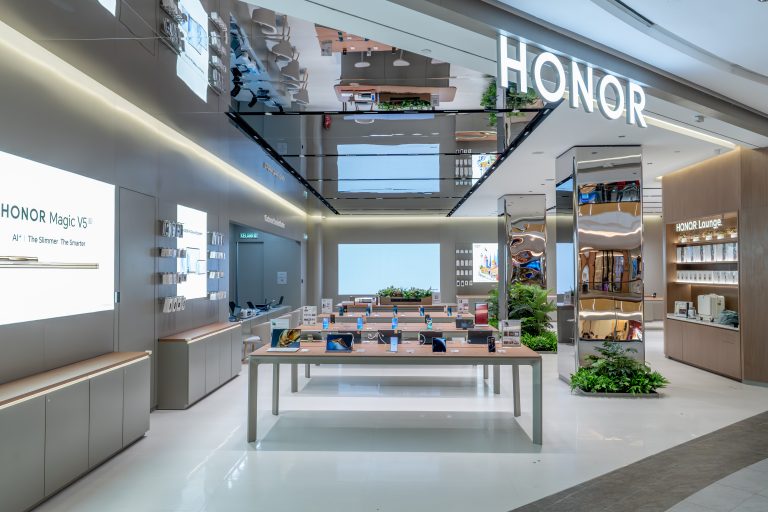 HONOR Experience Store and Service Centre in Mid Valley Southkey, JB