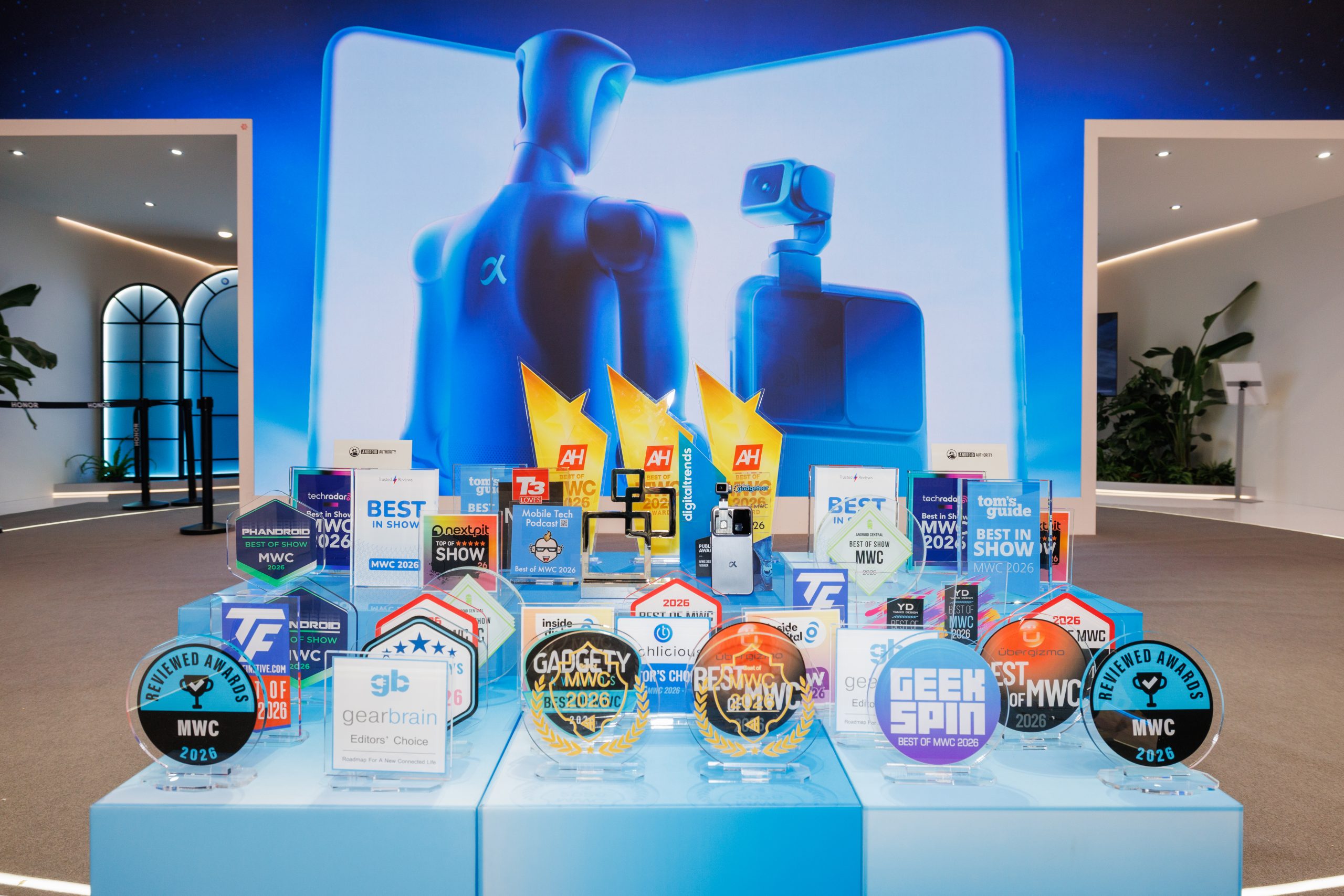 Key Visual_ HONOR won 70 media awards at MWC Barcelona 2026