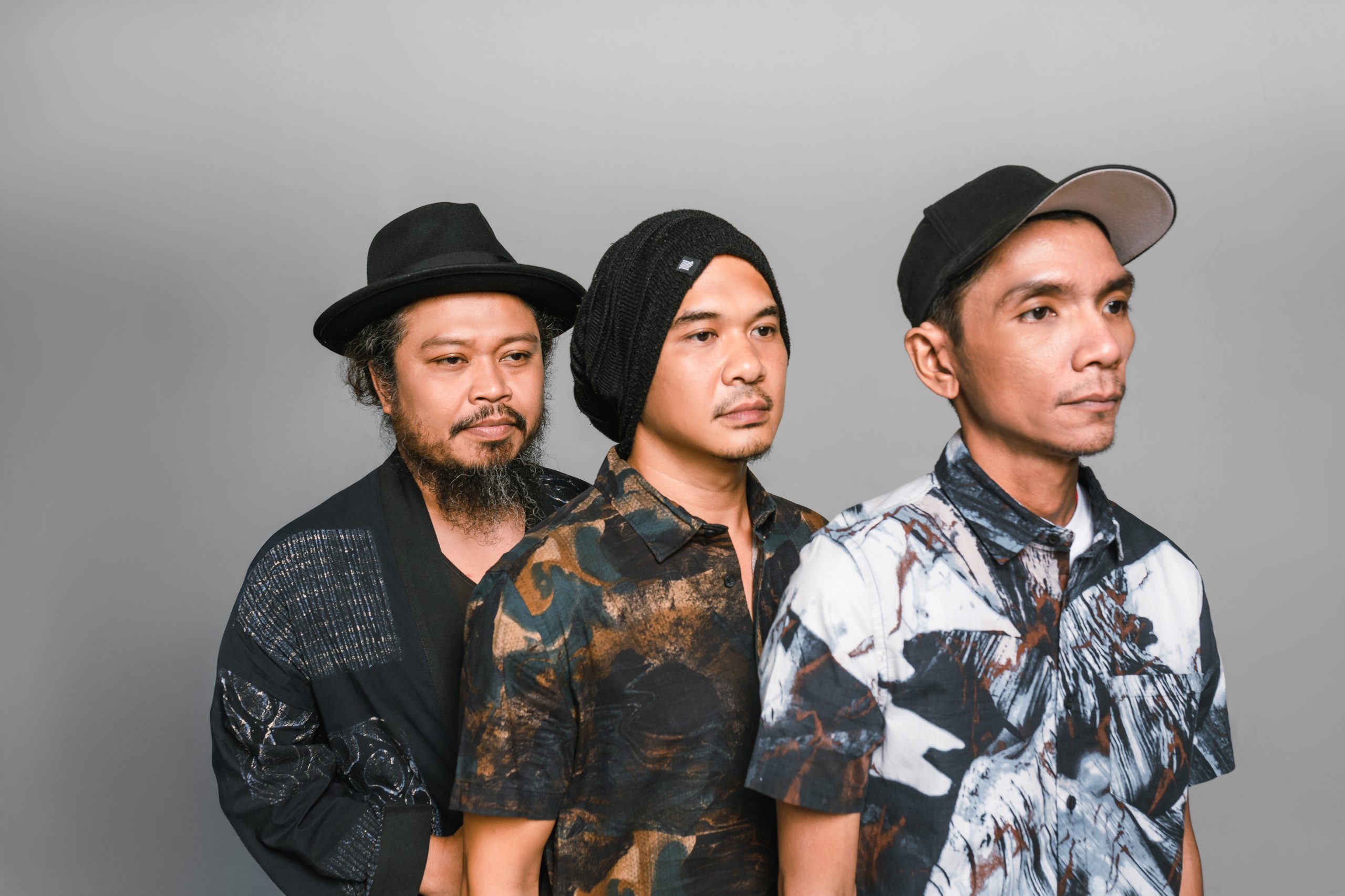 Terang Tak Pernah Pergi, Kitalah yang Menjauh” – Parade Hujan Lancar Single Kelima “Cahaya