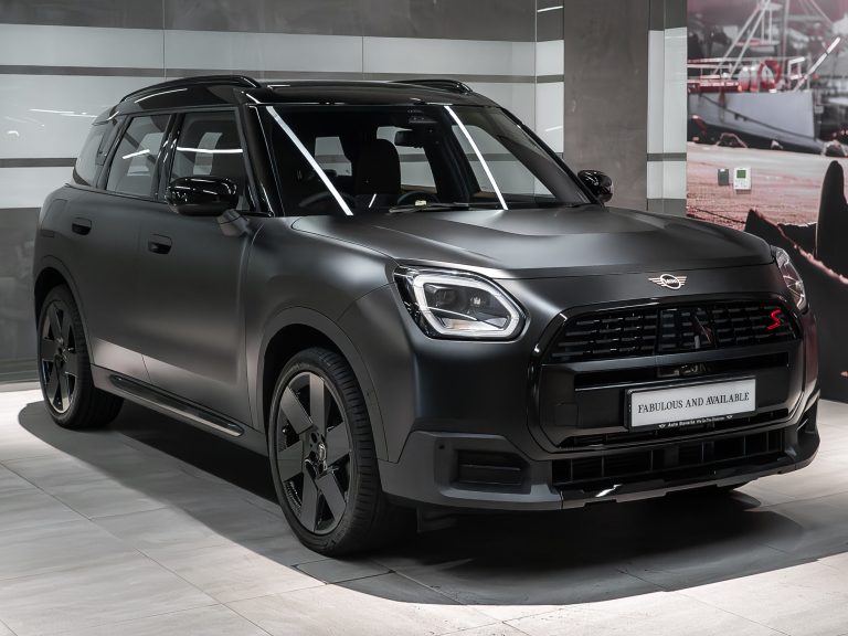 Photo 2 - MINI Countryman Stealth