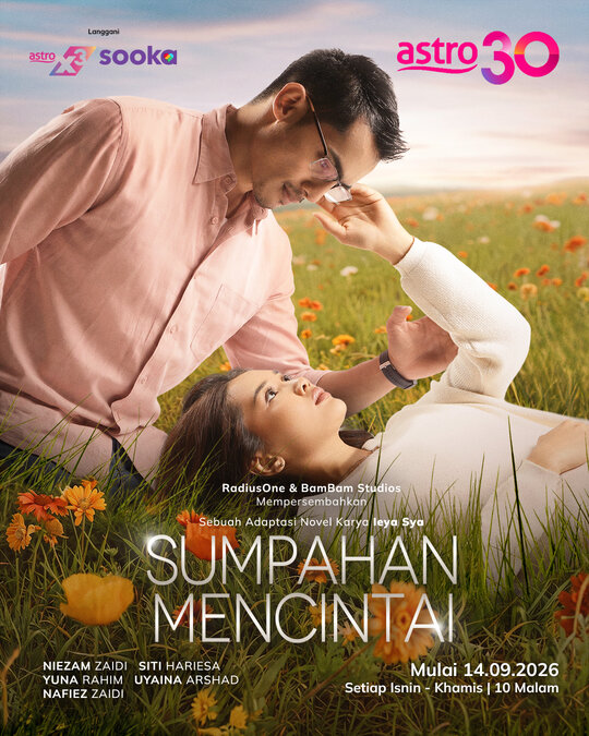 Poster rasmi drama adaptasi novel Sumpahan Mencintai menampilkan Niezam Zaidi dan Siti Hariesa berlatar padang bunga mekar