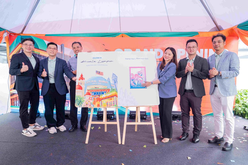 YB Hannah Yeoh bersama pengurusan tertinggi merasmikan inisiatif Fipper Kuala Lumpur Travel Passport