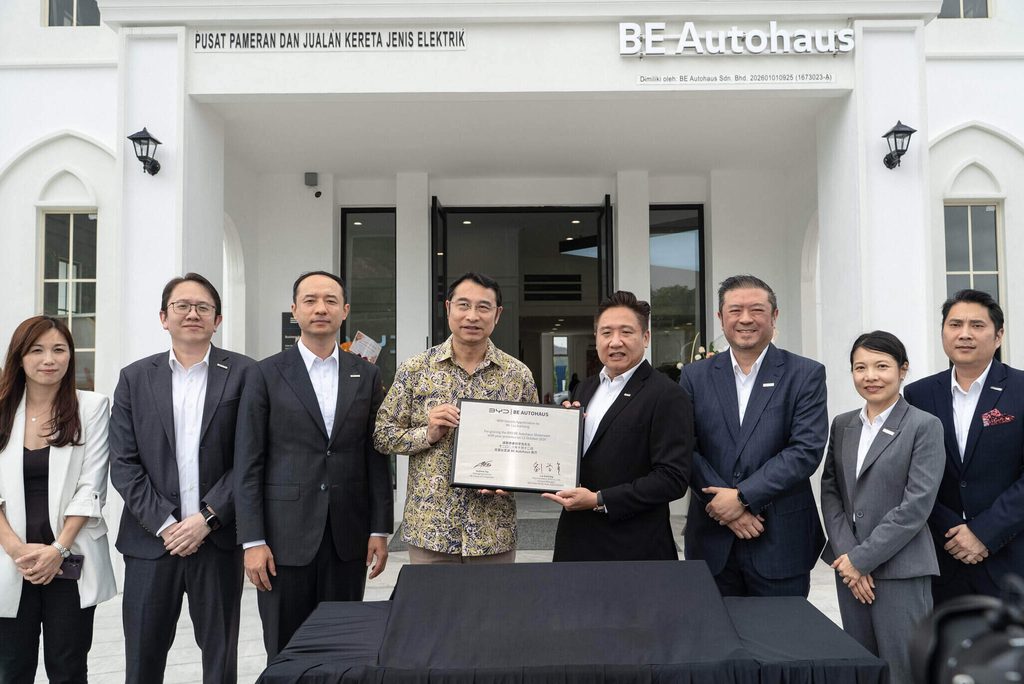 Management executives from BYD Sime Motors and BE Group during the official launch ceremony of the BYD Rawang showroom